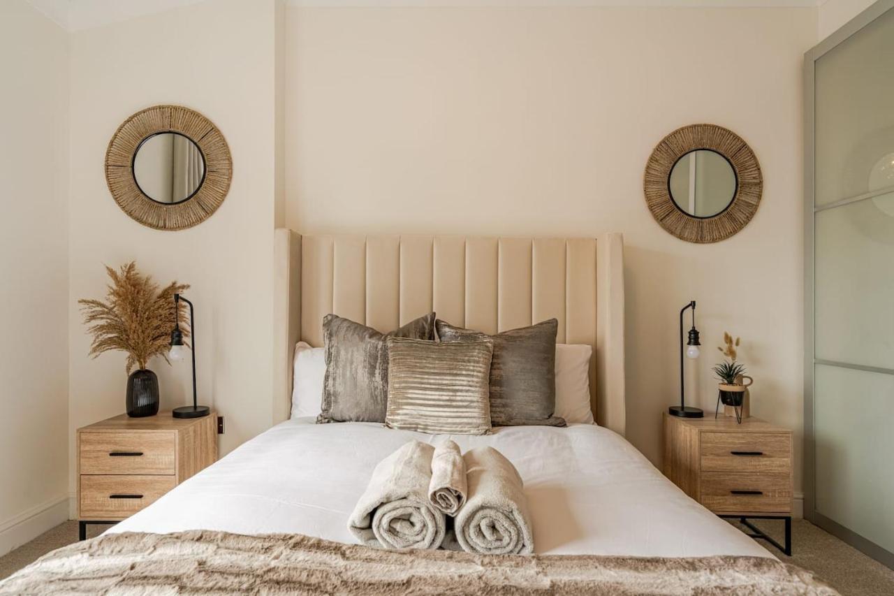Apartment Cosy Penthouse In Centre With Free Parking & Wrap Around Balcony